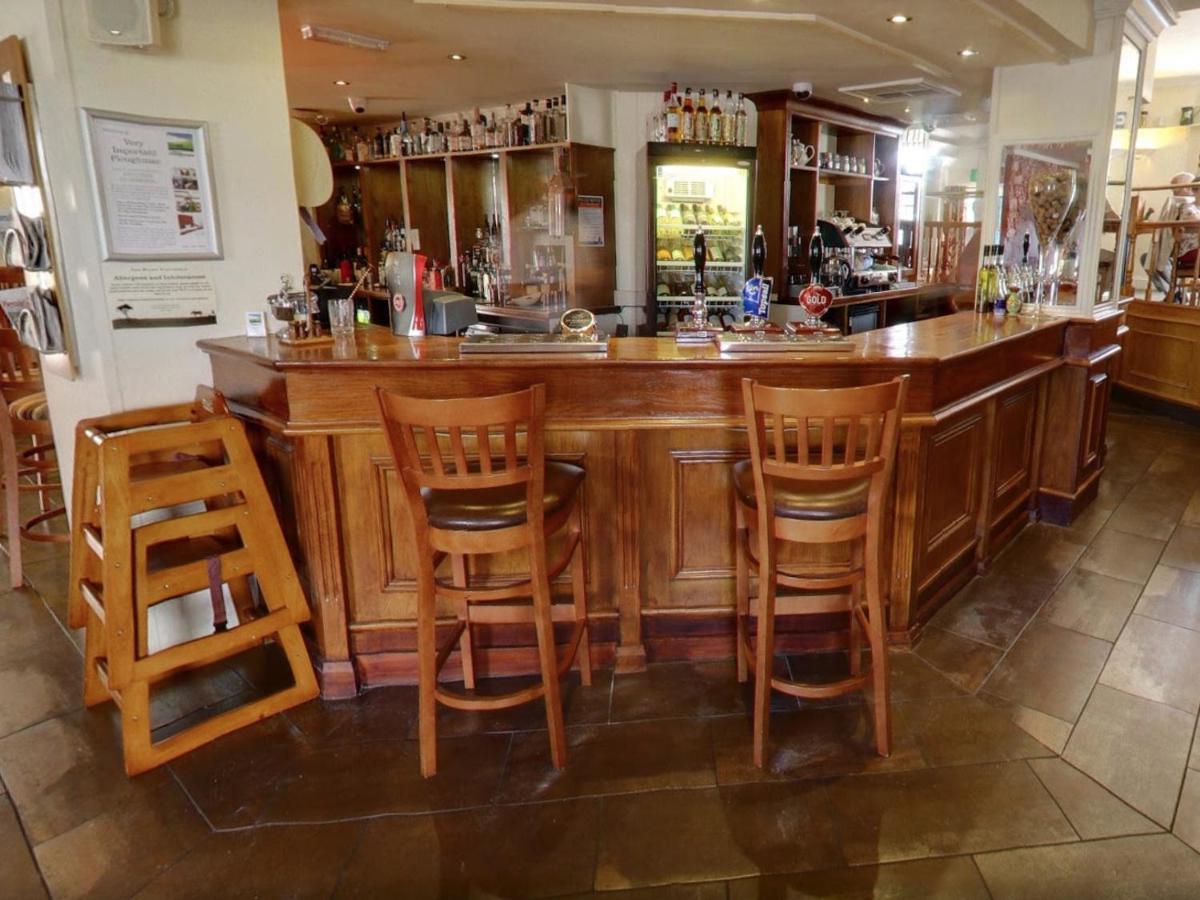 The Railway Inn Galmpton Eksteriør bilde