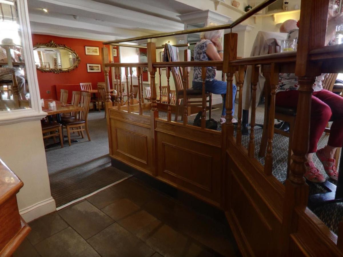 The Railway Inn Galmpton Eksteriør bilde